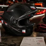 Bande réfléchissante casque moto obligatoire : 4 stickers, amende 135 €